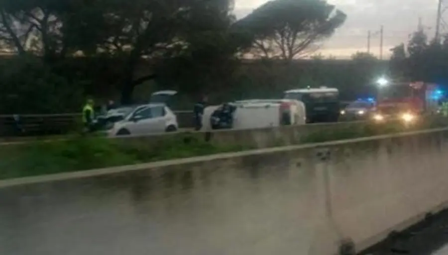 Traffico Roma oggi: incidente tra auto e tir sul Gra, un morto e due feriti