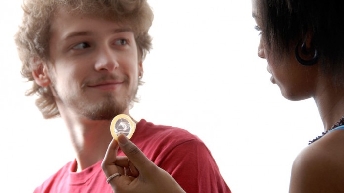 Il declino dell´uso del preservativo: il 20% degli studenti non li usa