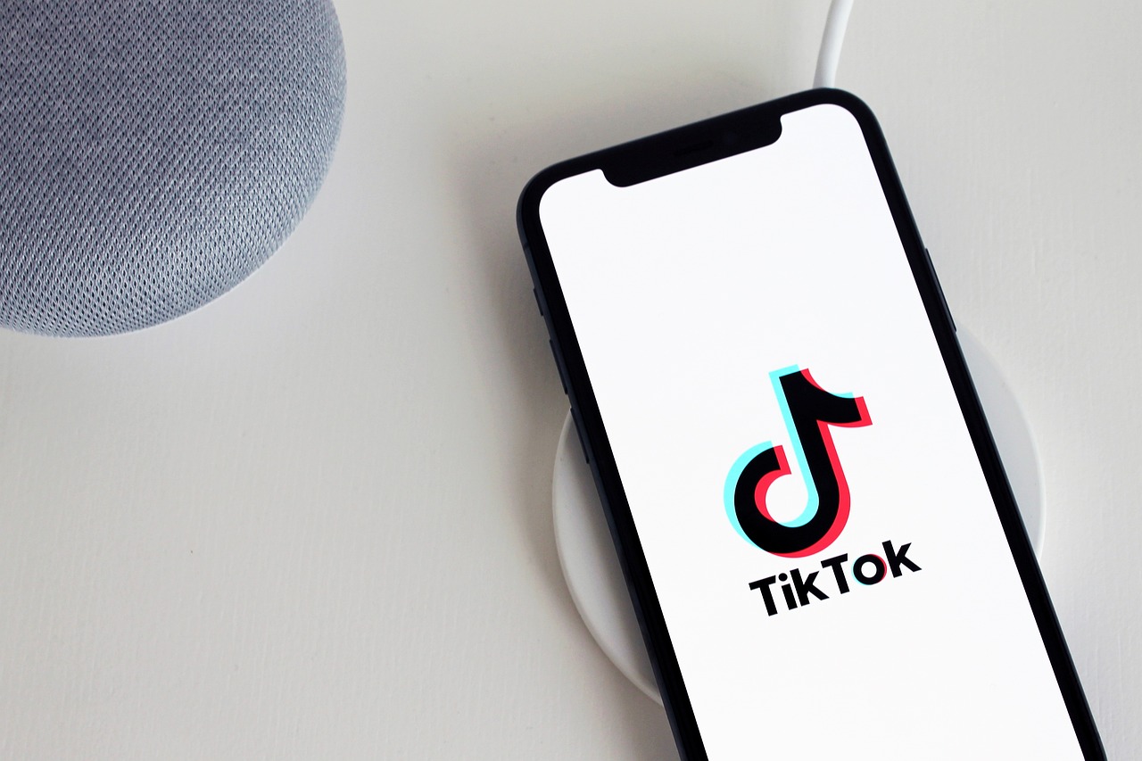 Come TikTok sta cambiando il commercio online: video, live e shopping sulla piattaforma