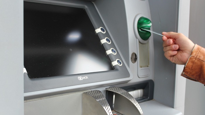 Come aprire LEGALMENTE un conto corrente all'estero e salvare i propri risparmi