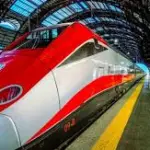 I treni fanno marcia indietro: aumenti degli abbonamenti dimezzati